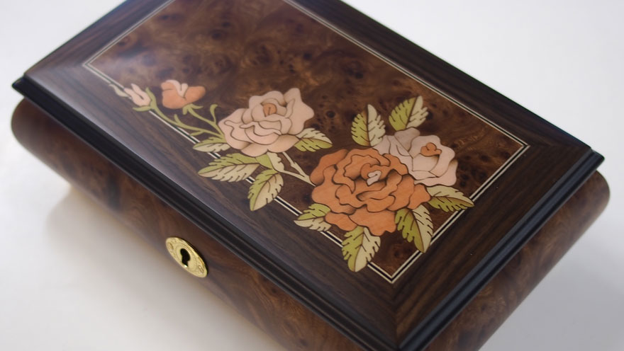 Roses musicbox